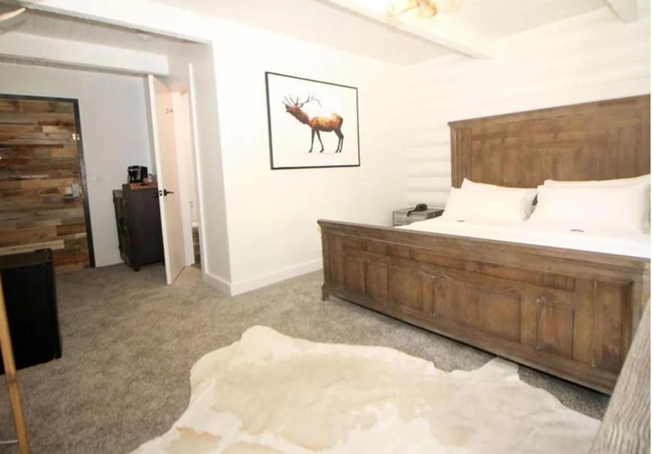 King Room with Mountain View